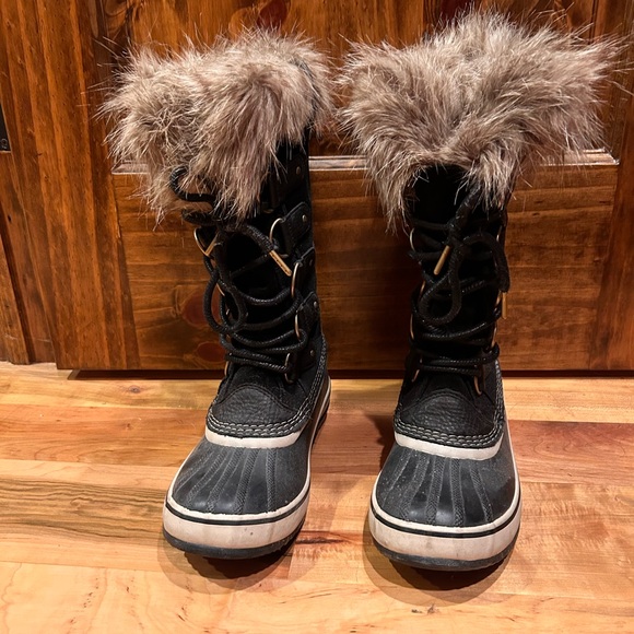 Sorel winter boots - Picture 1 of 3
